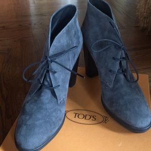 Brand new Tod’s Grey Suede Heeled Booties Size 40